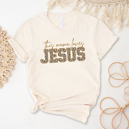 "This mama Loves Jesus" T-shirt Leopardo manga corta. Animal Print