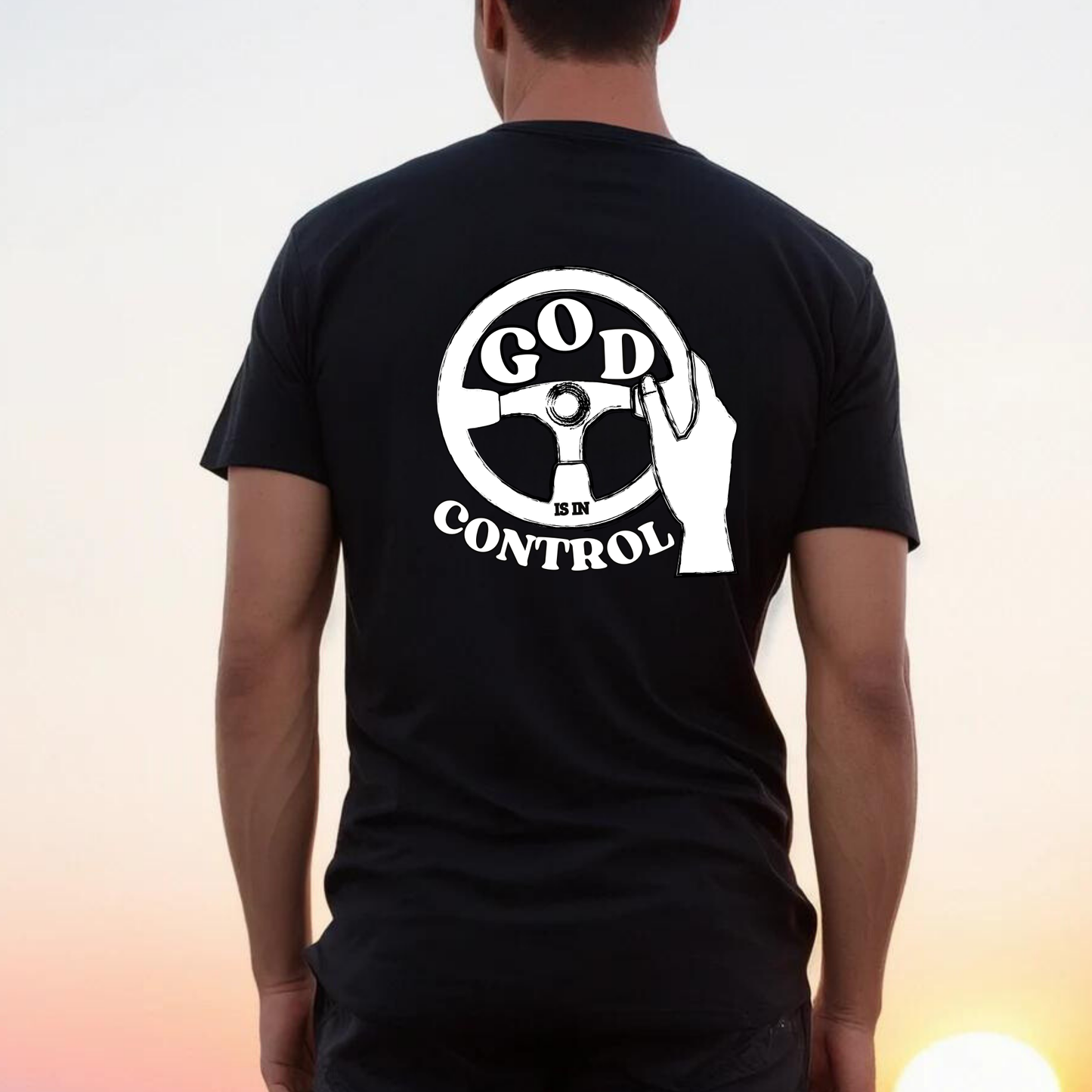 T- SHIRT "God is in Control"