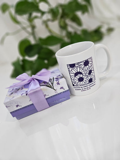 Taza + jabón flores moradas