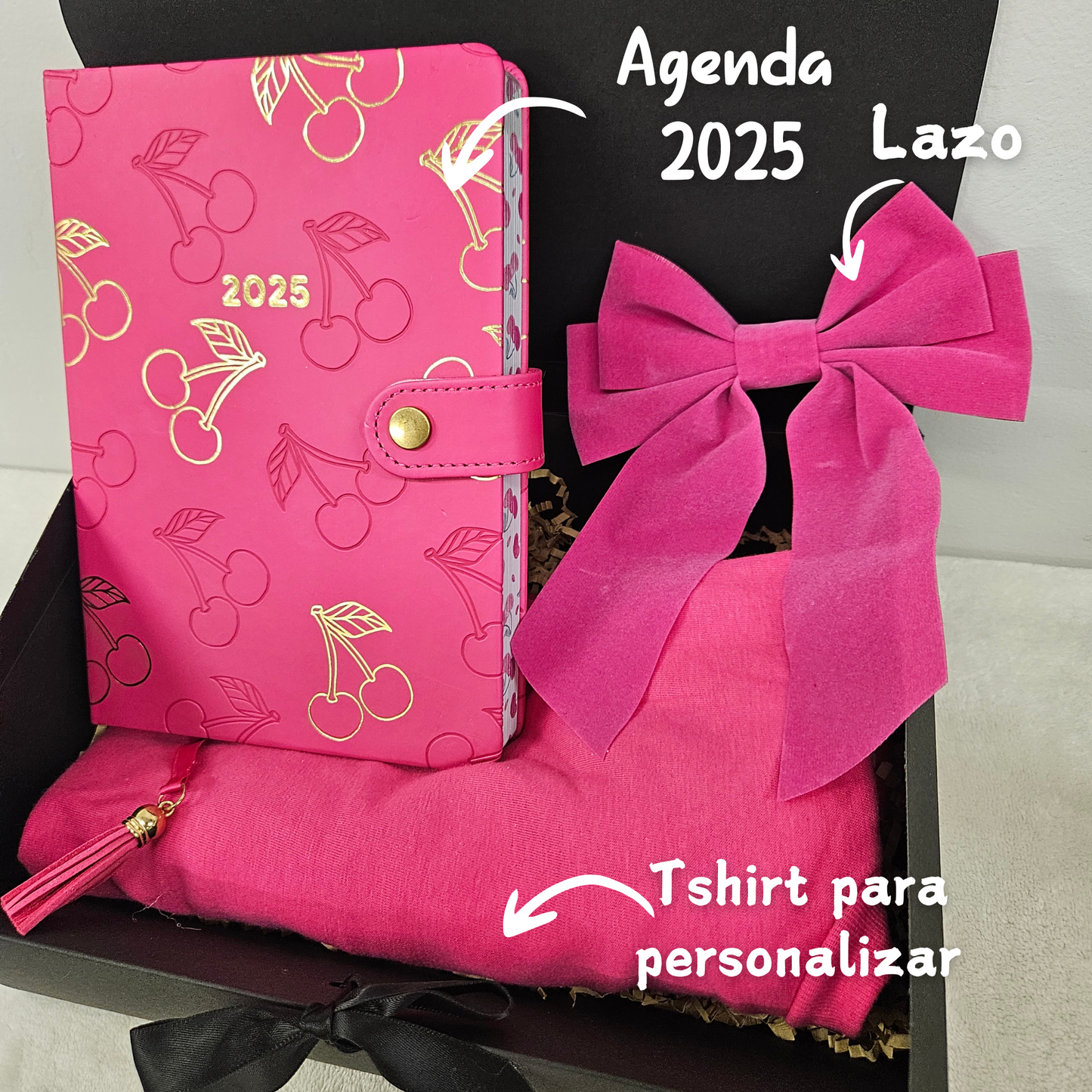 Giftbox-3 Artículos (agenda 2025+Lazo+Tshirt)